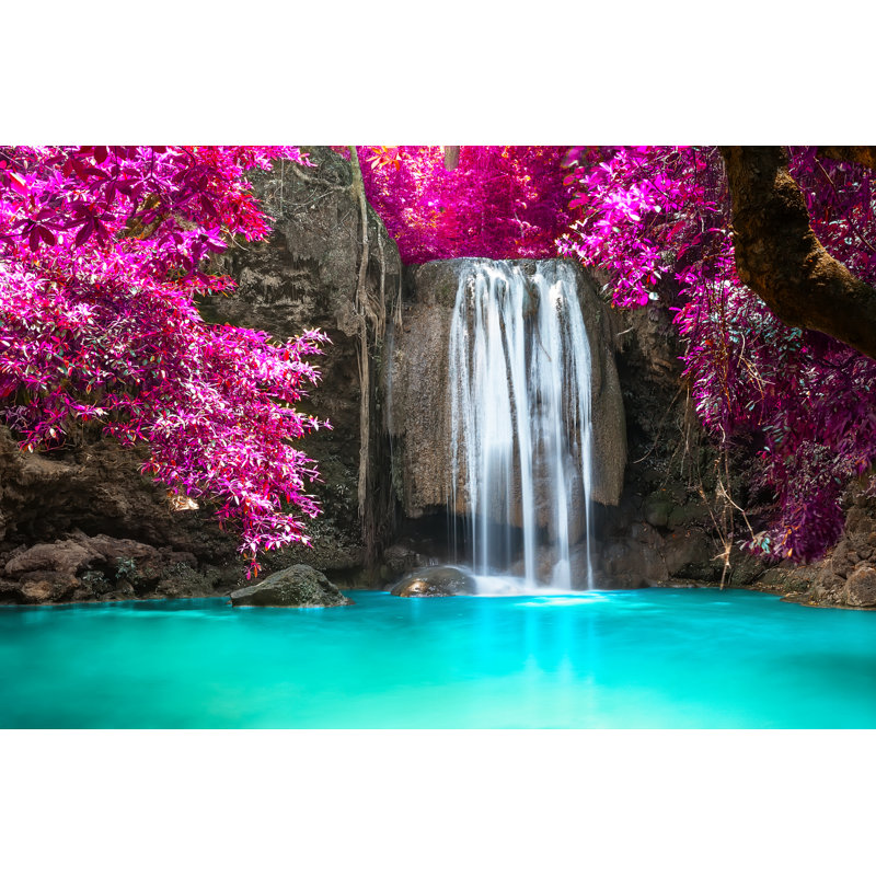 Beautiful Waterfall in Forest - Photographie sur toile tendue, H 8 po x l 12 po