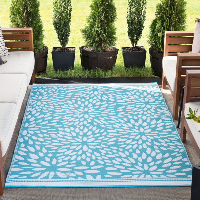Tapis d'intérieur / extérieur à motif floral turquoise / blanc Wendy, Rectangle 8 pi 10 po x 11 pi 10 po