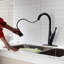 Robinet escamotable huilé en bronze huilé pour la cuisine, conception épurée, à rouille, eau et température à poignée simple, bec pivotant sur 360 degrés à arc élevé, modes de pulvérisation doubles, robinet de cuisine à installation facile, avec