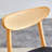 4 La chaise de salle à manger élégante et durable en bois massif, le petit dossier incurvé, le coussin en polyuréthane et la belle forme s'agencent parfaitement à n'importe quelle pièce et à un usage quotidien-621130588