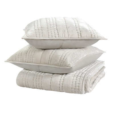 Seville 3-Piece Velvet Fabric Quilt Set