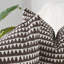Ensemble de housses de coussin décoratives de 50 cm (20 pouces) à imprimé bloc brun et franges en velours