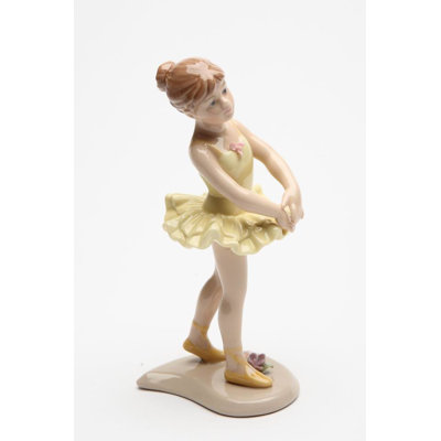 Figurine Faulks ballerine debout dans une robe