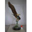 Statue en bronze Jahnke Eagle volant avec sa prière - Taille: L 32 po x l 15 po x H 33 po.