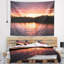 Paysage coucher de soleil sur une tapisserie de lagon tropical-28489010