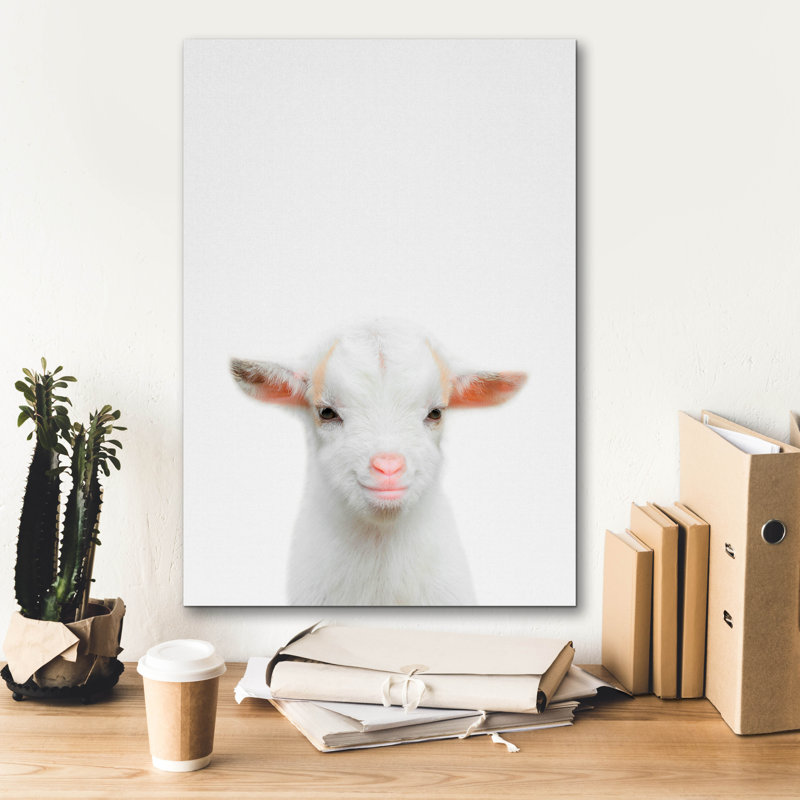 «Baby Goat» par Tai Prints, H 26 po x l 18 po x P 0,75 po