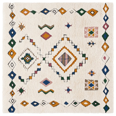 Aril 921 Area Rug In Ivory / Green