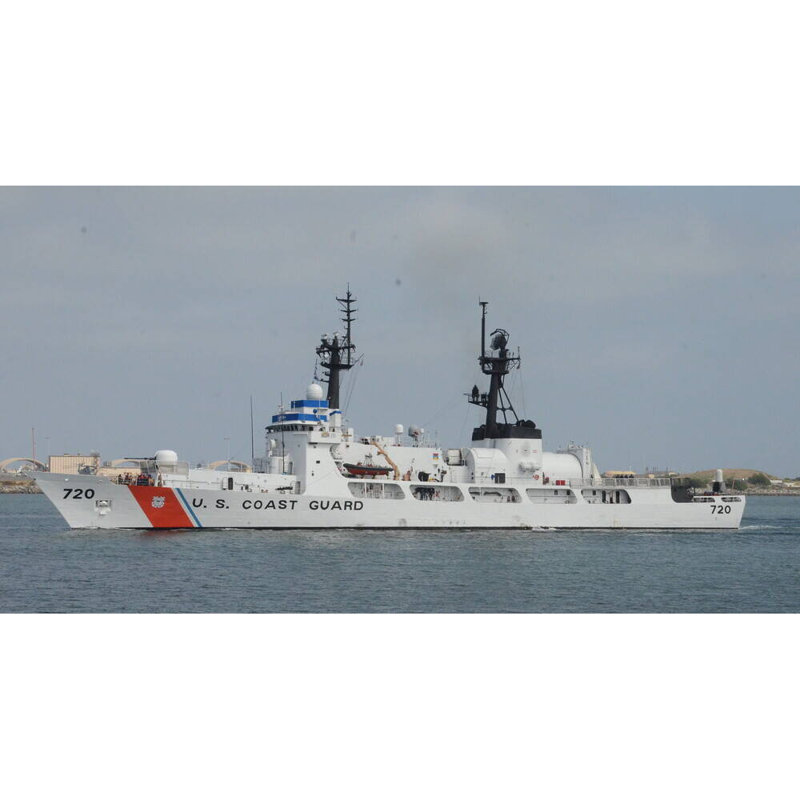 Modèle de navire USCG Sherman WHEC-720, H 10 po x l 30 po x P 5 po