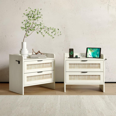 Ensemble de 2 tables de chevet en rotin avec station de charge moderne de type C et 2 grands tiroirs de rangement. Tables polyvalentes pour la chambre à coucher. Bureau. Salon. 