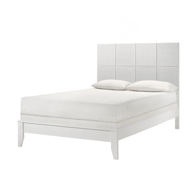 Le lit 1Pc est doté d'une tête de lit à motif géométrique et d'une finition blanche impeccable.