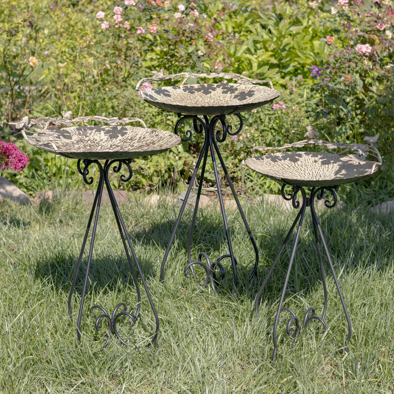 Emaliya Iron Birdbath