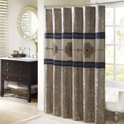 Rideau de douche brodé