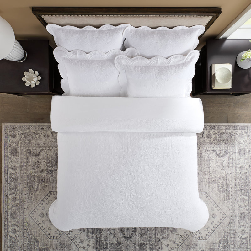 Historic Charleston Charleston Estate King Bedspread, 114 In x 120 In All Season Floral Bedding with Matelasse Pattern, 100% Cotton Embossed Bedspread, White