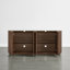 Buffet cannelé moderne 70 po avec bord incurvé et portes à fermeture en douceur-498341161