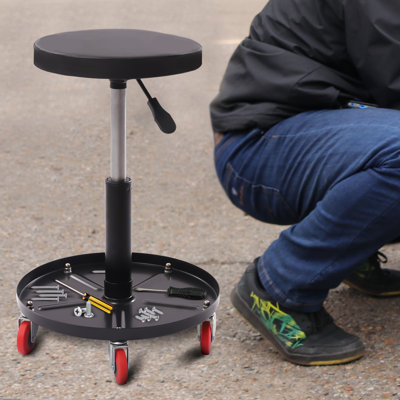 Tabouret roulant pivotant à 360° avec plateau à outils, hauteur réglable de 44 à 56 cm, capacité de charge de 136 kg, idéal pour garage et atelier de réparation automobile.