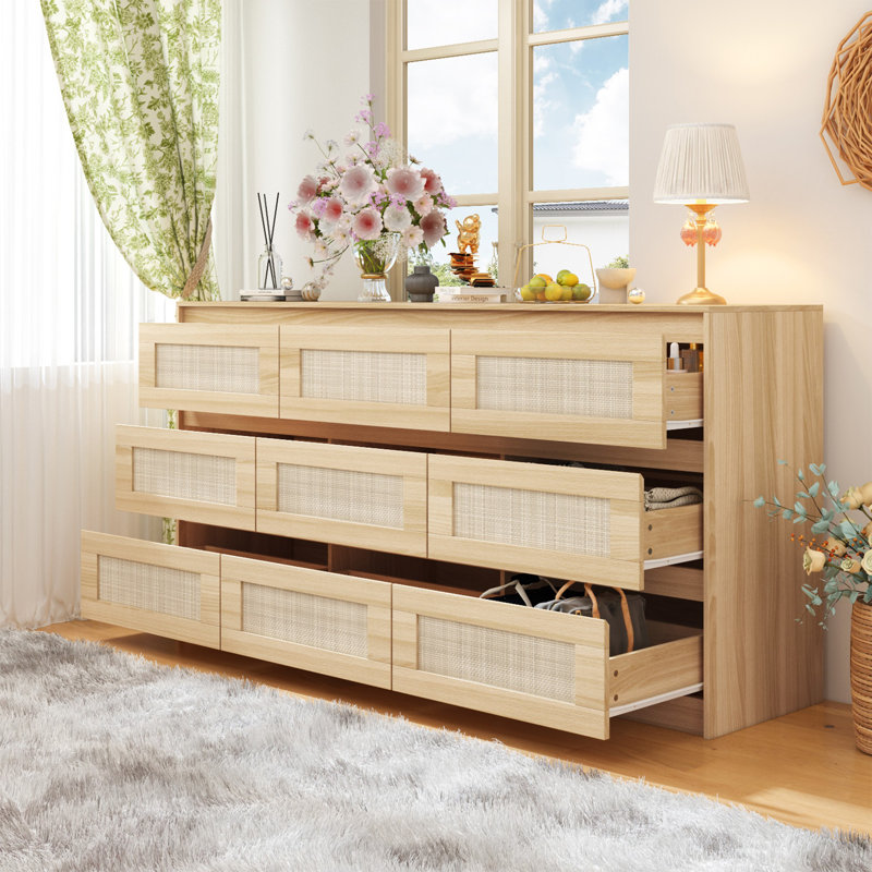 Commode à 9 tiroirs avec panneau en rotin