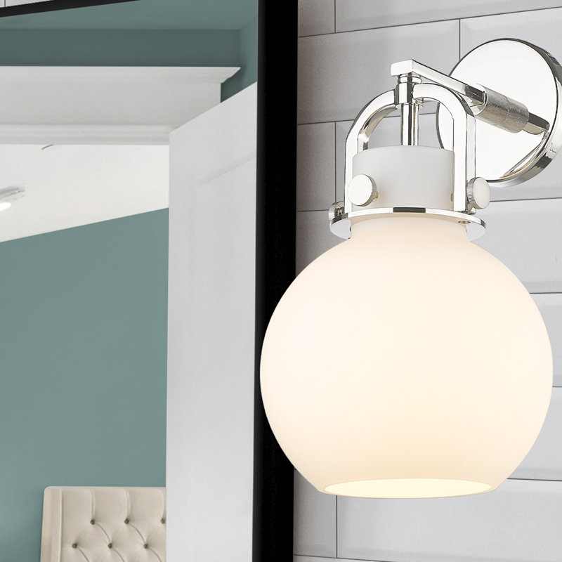 Applique murale 1 lumière 8 po Skippack, Nickel poli, Blanc mat