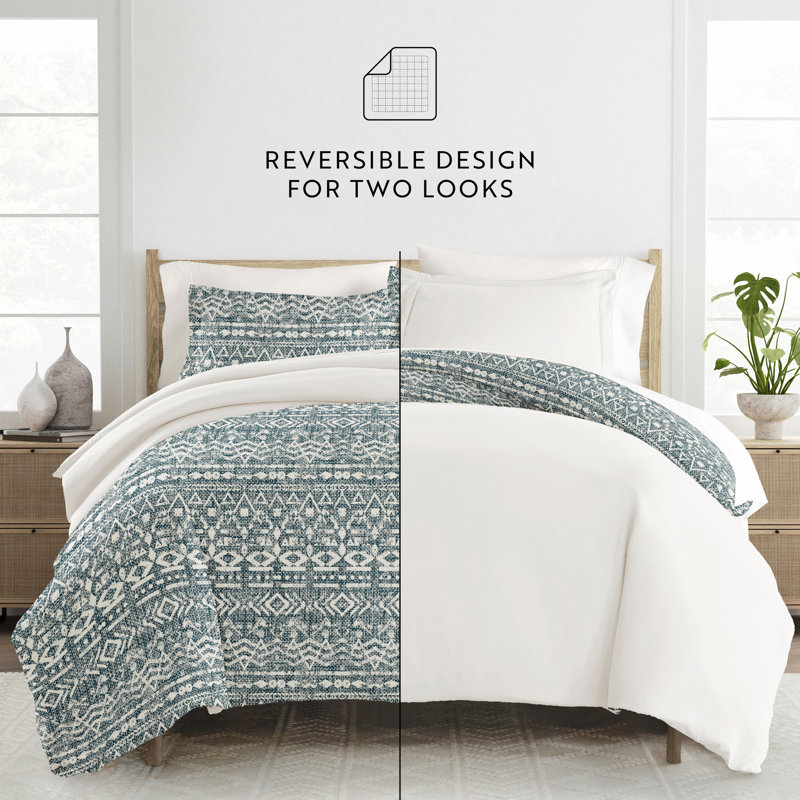 Navy and White Geometric Print King/CalKing Duvet Cover Set