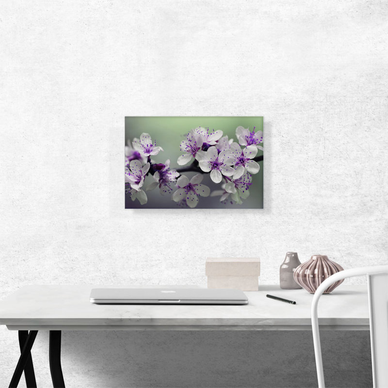 Fleur de printemps - reproduction de photo sur toile tendue, H 12 po x l 18 po x P 0,75 po