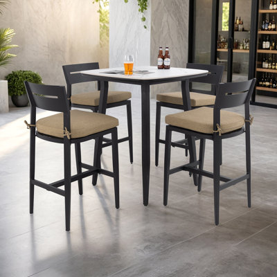 Ensemble de bar d'extérieur moderne 5 pièces, table carrée arrondie en pierre frittée 35,4 po et 4 tabourets de bar en aluminium, plateau d'inspiration marbre, pieds fuselés, coussin Sunbrella, résistant aux intempéries