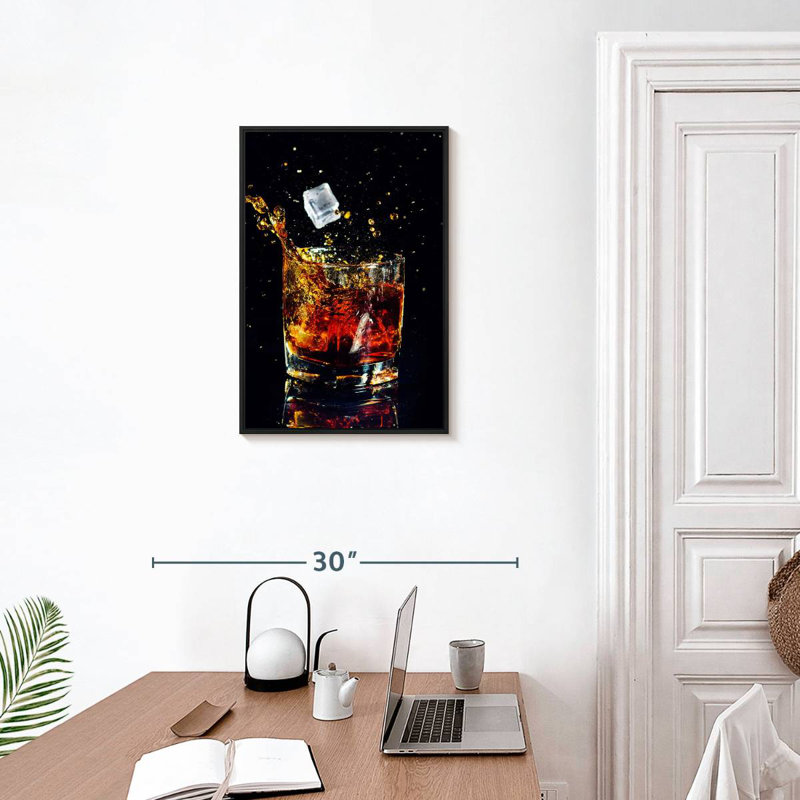 Whisky glacé, Cadre flottant noir, 17 po x 25 po