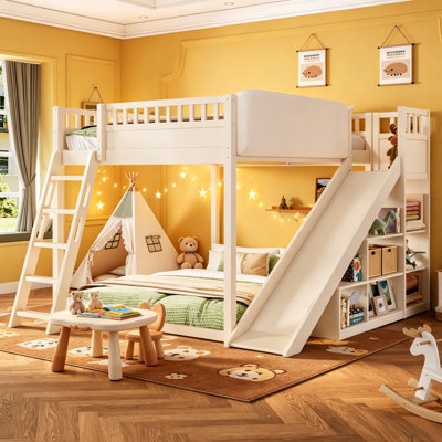 Grand lit mezzanine avec glissières et tablettes de rangement, structure de lit en bois de pin avec tête de lit tapissier et barrière de sécurité, lit mezzanine peu encombrant pour chambre d'enfant ou d'adolescent, beige.