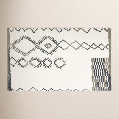 Kaylee Sahara Boho Stain/Fade Resistant Non-Slip Machine Washable Gray/Ivory Bath Rug