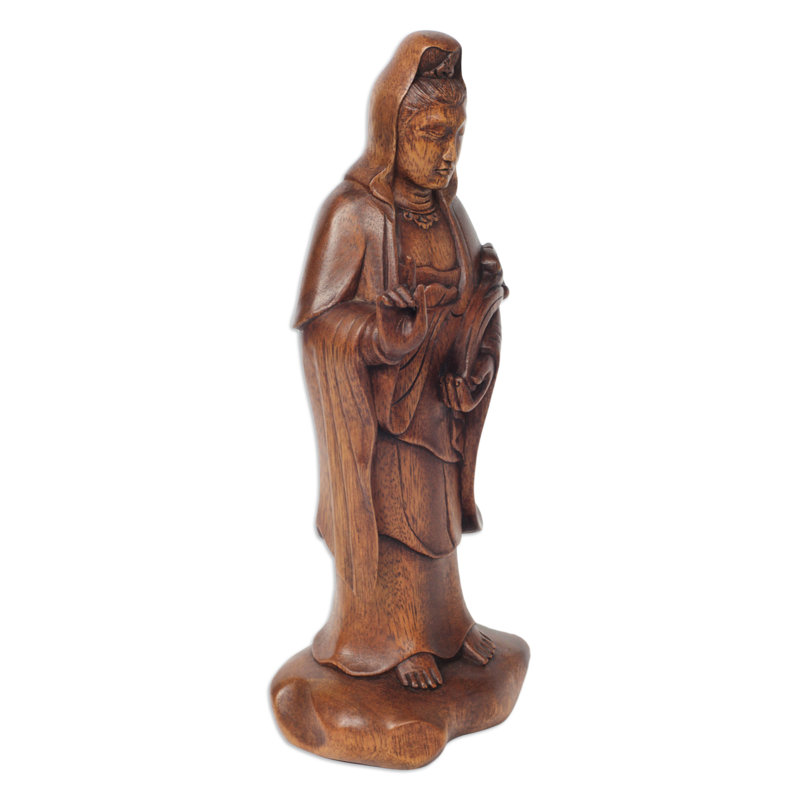 Beautiful Kwan Im Figurine