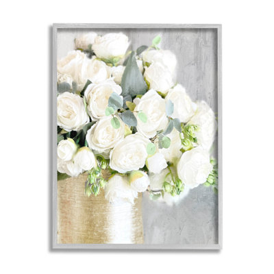 «Full White Rose Bouquet», estampe numérique par Anne Bailey