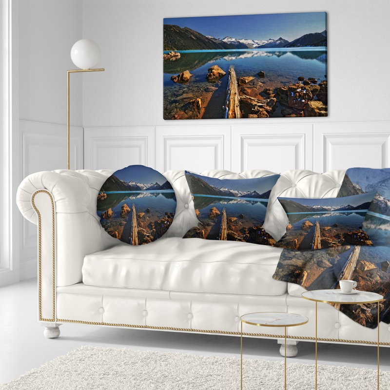 Coussin Large Large Logs in Mountain Lake