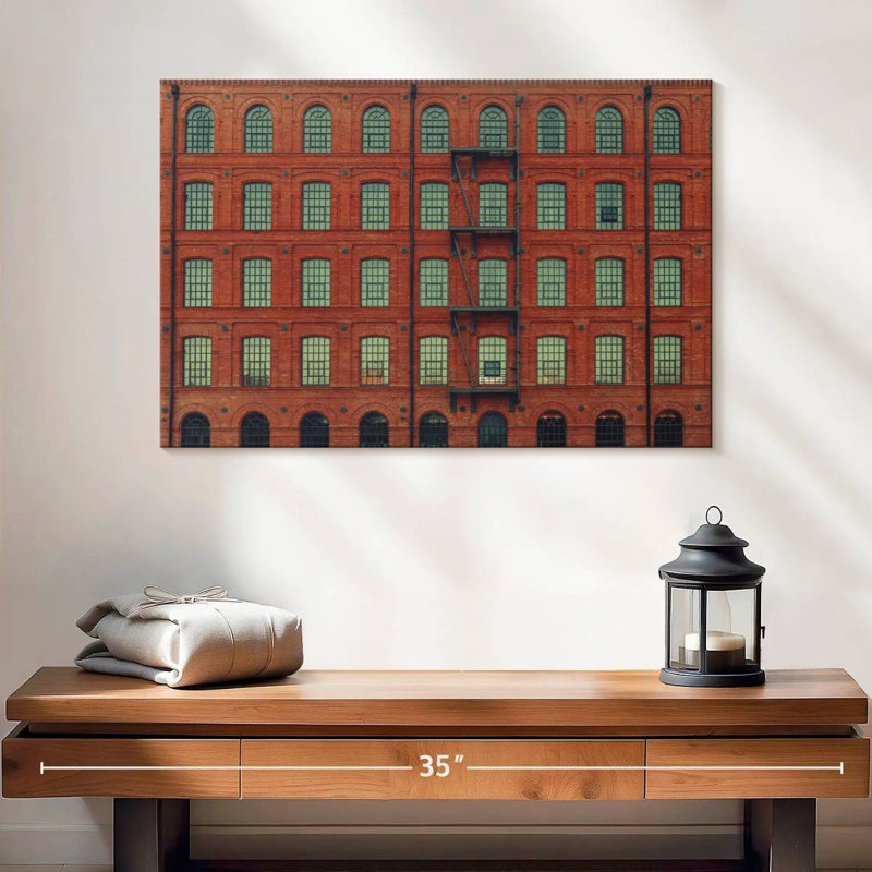 Lilie Red Building, H 16 po x l 24 po