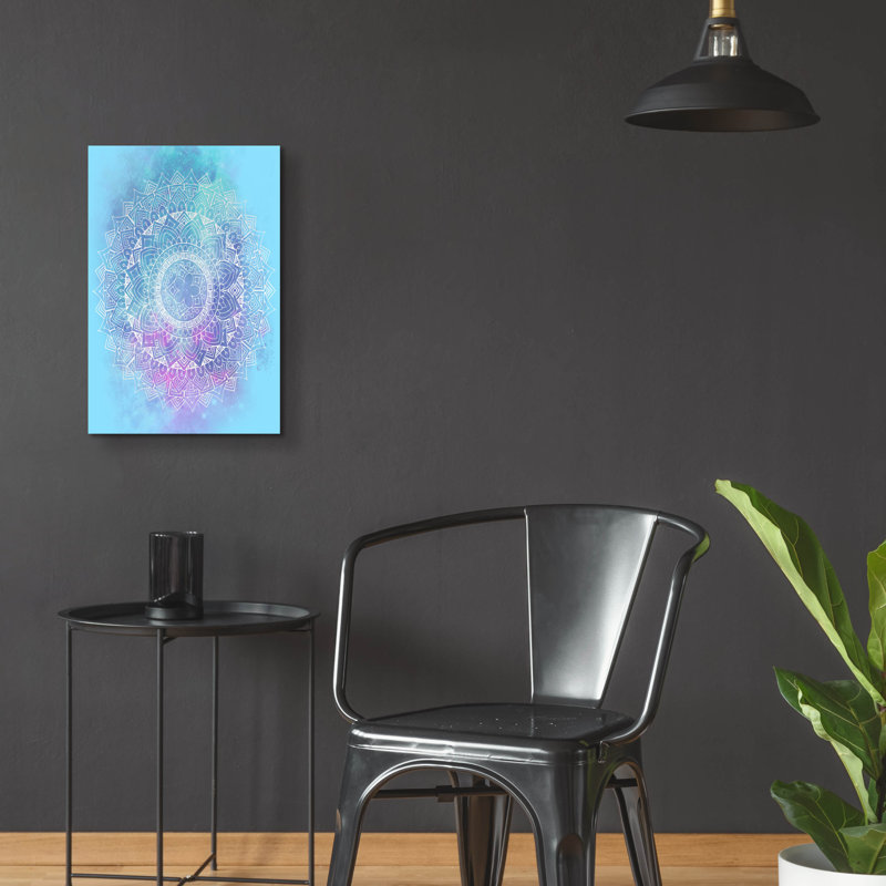 «Blue Mandala» par Sabrina Balbuena, H 24 po x l 16 po x P 0,2 po
