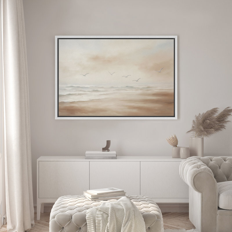 «Seagulls Over Misty Shoreline», reproduction d'art sur toile encadrée, paysage côtier avec plage et oiseaux, Blanc