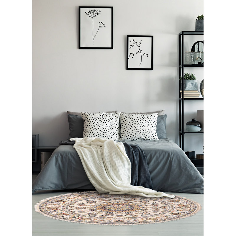 Tapis crème Nain 5 pi 0 po x 5 pi 0 po