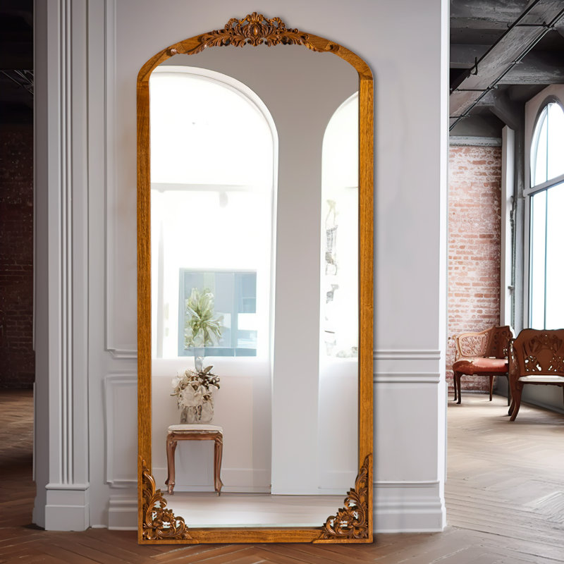 Miroir mural en bois massif Anjulie, Noyer, 69 po x 30 po