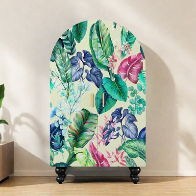 Armoire arquée avec tablettes et portes