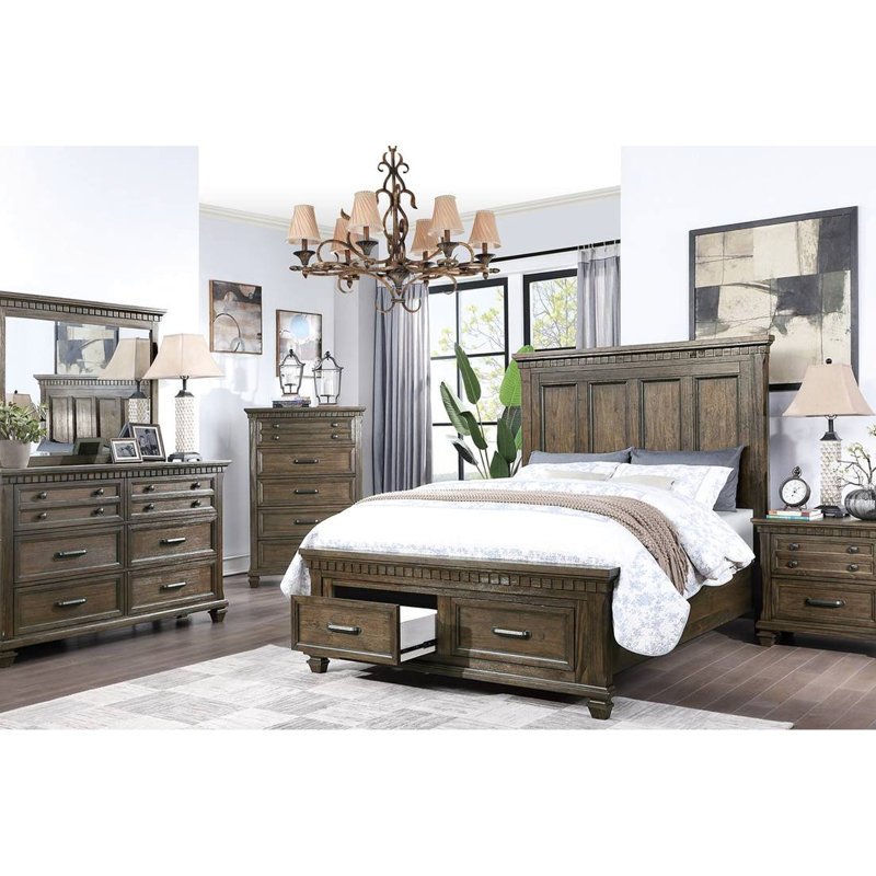 Très grand lit traditionnel avec tête de lit en tissu brun et tiroirs en bois pour la taille de la chambre à coucher