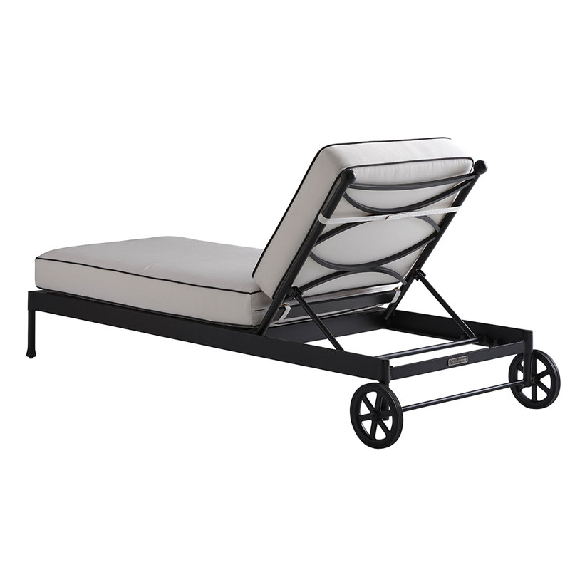 Pavlova Chaise