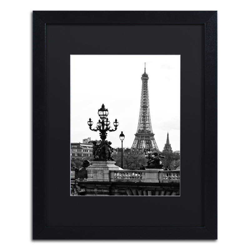 « paris romantique » par philippe hugonnard,, reproduction de photo encadrée, H 20 po x l 16 po x P 0,5 po, Cadre noir, Noir