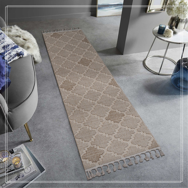 Cream /Trellis Indoor/Outdoor Area Rug, Runner 2'2" x 8'