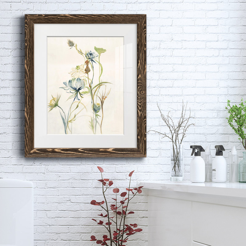 «Late Summer Wildflowers II», reproduction encadrée de qualité supérieure - prête à être accrochée, Papier, cadre noyer