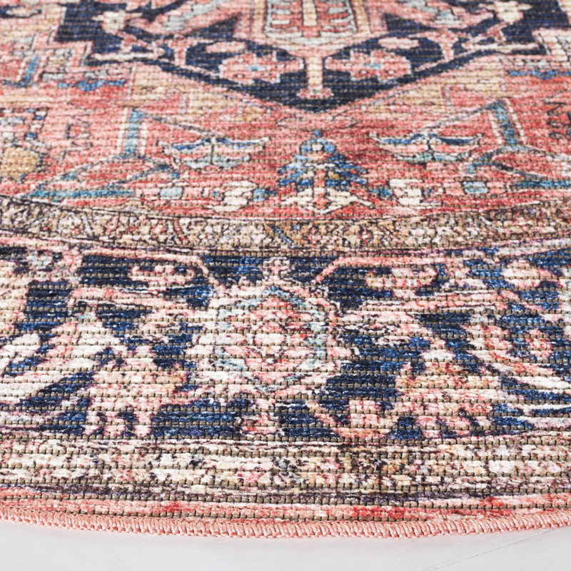 Manveer Serapi Performance Machine Washable Oriental Rug, Round 6'7"