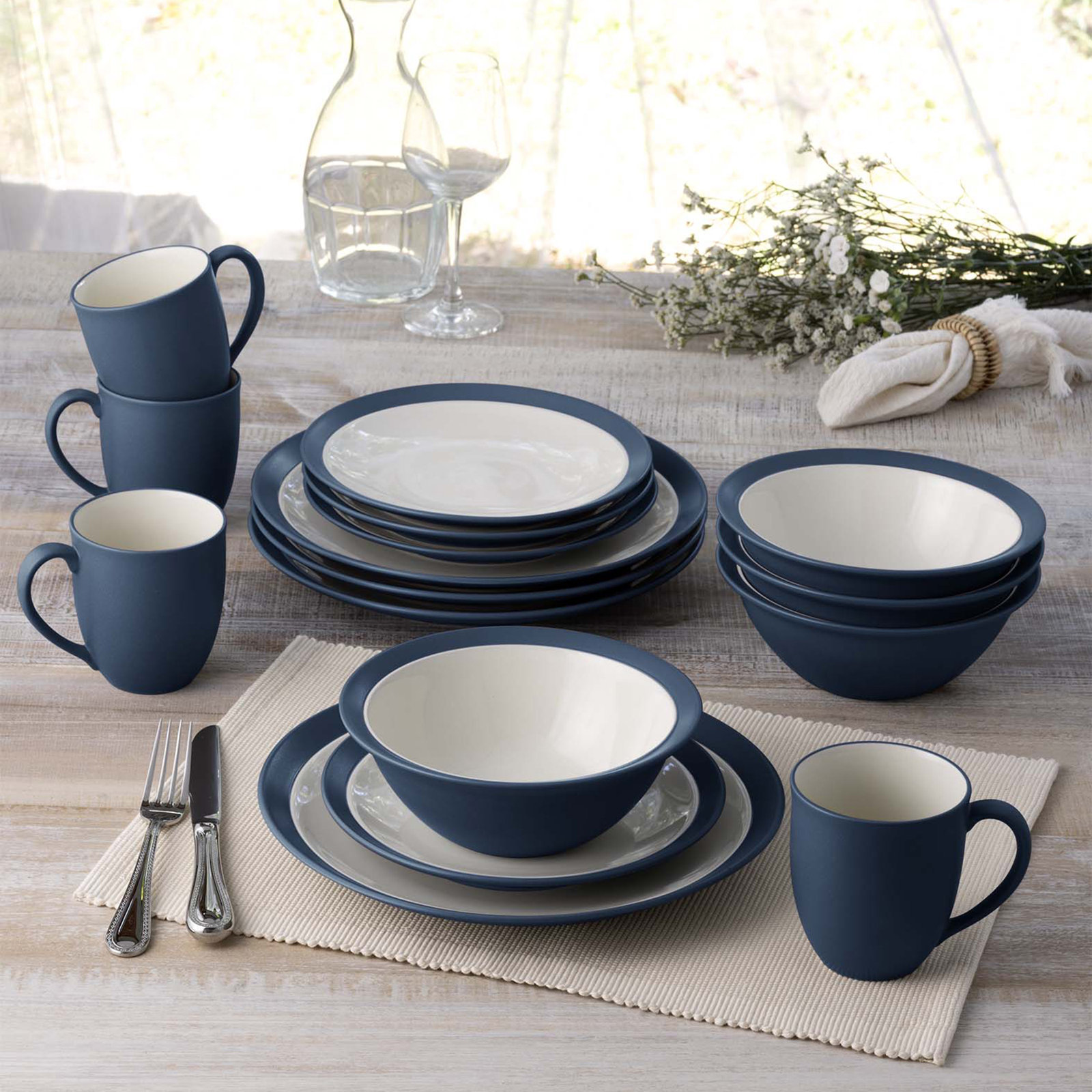 Noritake Colorwave 16-Piece Curve Dinnerware Set, Service for 4, Blue