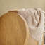 Table d'appoint ronde en bois de chêne massif 18 po Aaric-1589255989