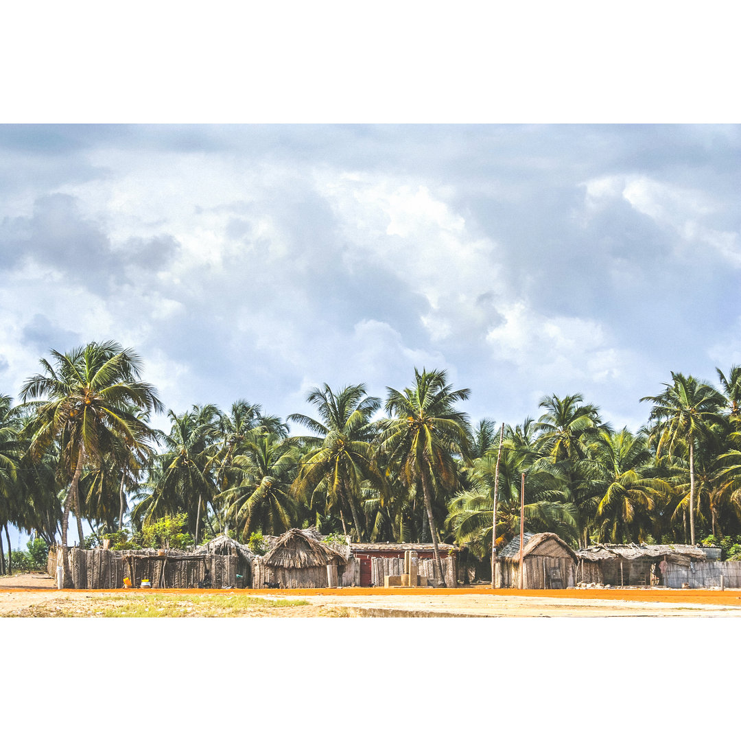 African Beach Village von Peeterv - Leinwandbild