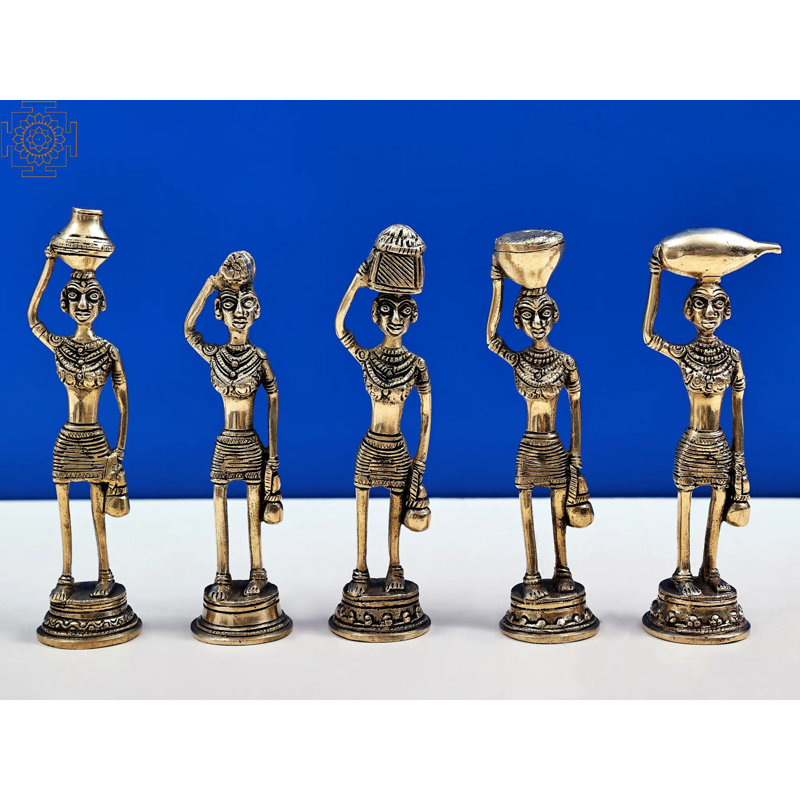 Ensemble de 7 statues de dames tribales en laiton - Sculptures de femmes tribales indiennes fabriquées à la main pour un décor artistique
