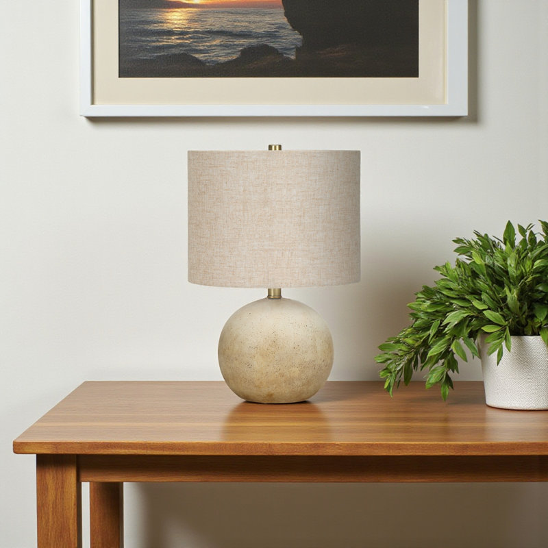 Lampe de table H 20 po Hallan, béton beige et abat-jour beige