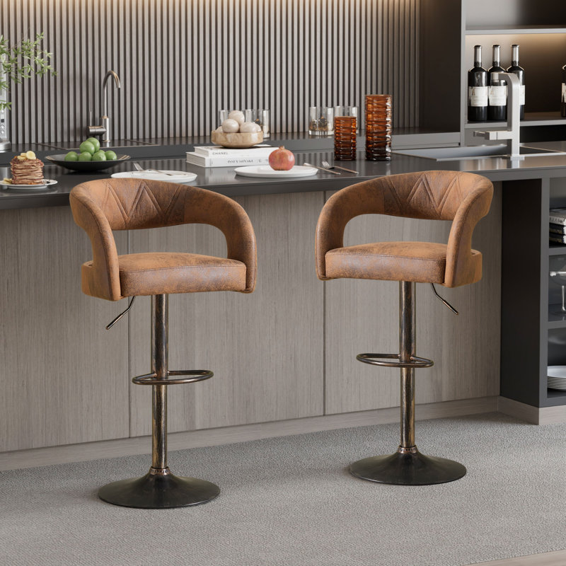 Ensemble de 2 tabourets de bar réglables George avec accoudoirs à dossier George, tabourets pivotants en cuir synthétique à hauteur de comptoir avec repose-pieds, îlots de cuisine pour la salle à manger, bar maison, café, brun