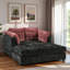 Chaise longue moderne avec accoudoirs moelleux, assise profonde capitonnée et dossier confortable.-2104122319
