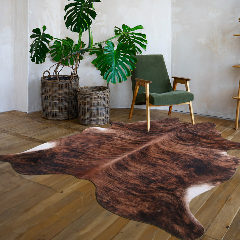 Tapis en cuir de vache moyen personnalisé, Nouveauté 5 pi 8 po x 6 pi 7 po